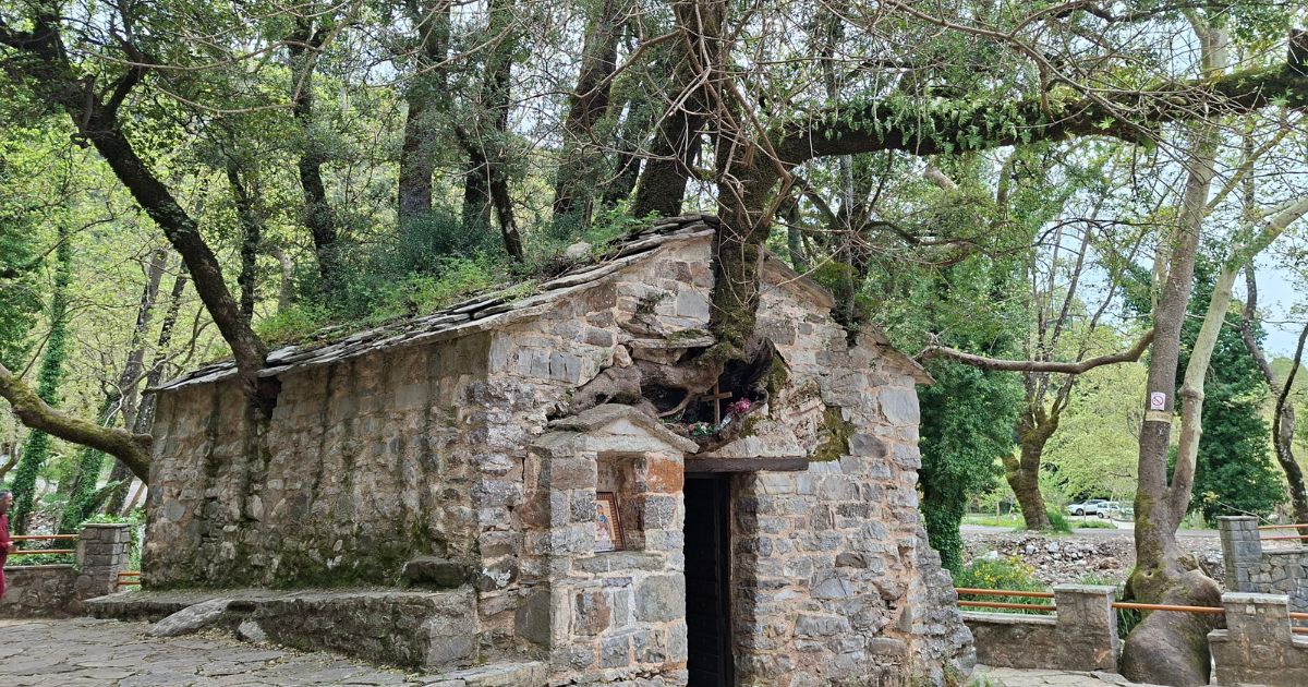 Το εκκλησάκι της Αγίας Θεοδώρας, Βάστα Μεγαλόπολης